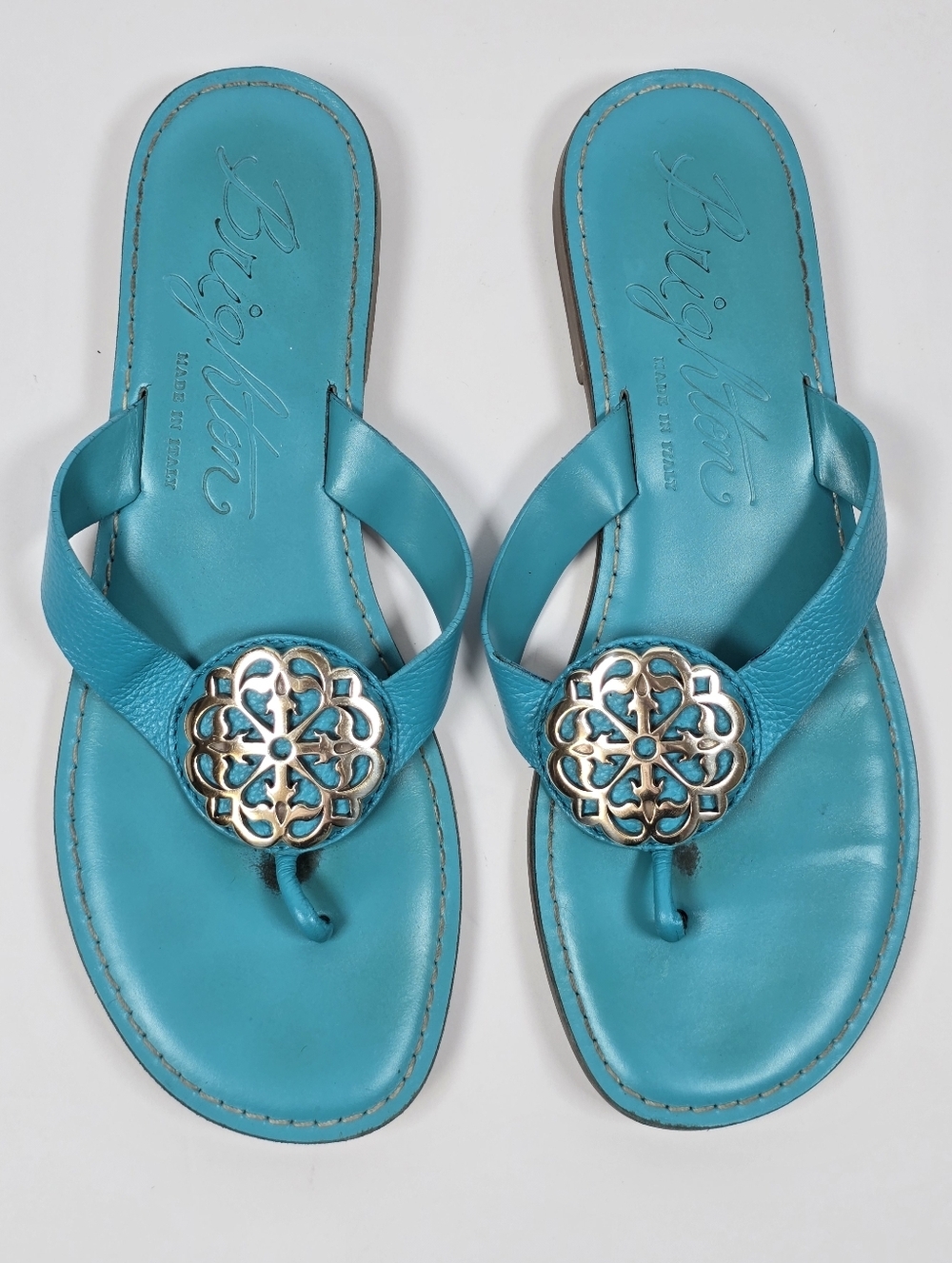 Brighton Alice Ferrara Turquoise Blue Leather Silver Medallion Thong Sandals Sz9 - Picture 2 of 9